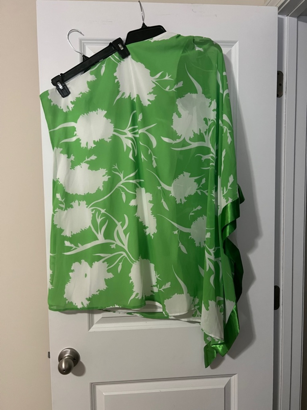 VENUS Green and White Floral Midi Dress